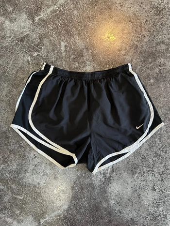 Short sport noir femme Nike taille M Pantalón corto deportivo mujer Pantaloncino donna Damen