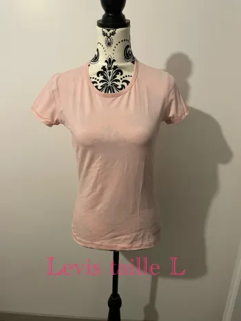 T-shirt Levi’s taille L 40 rose clair col rond extensible