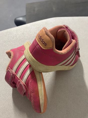 Baskets Adidas taille 24