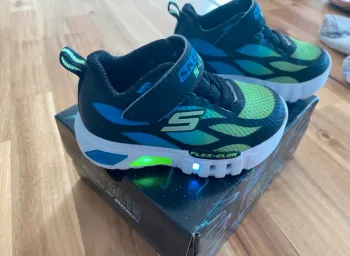 Basket skechers light noir vert mixte