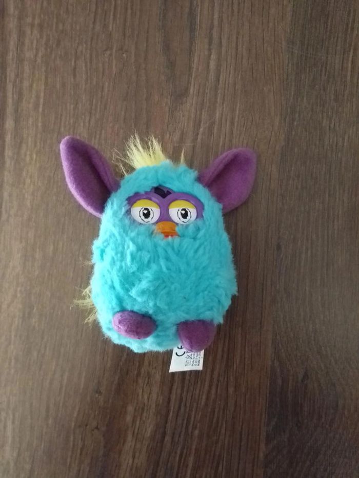 Peluche style furby de chez mac donald's