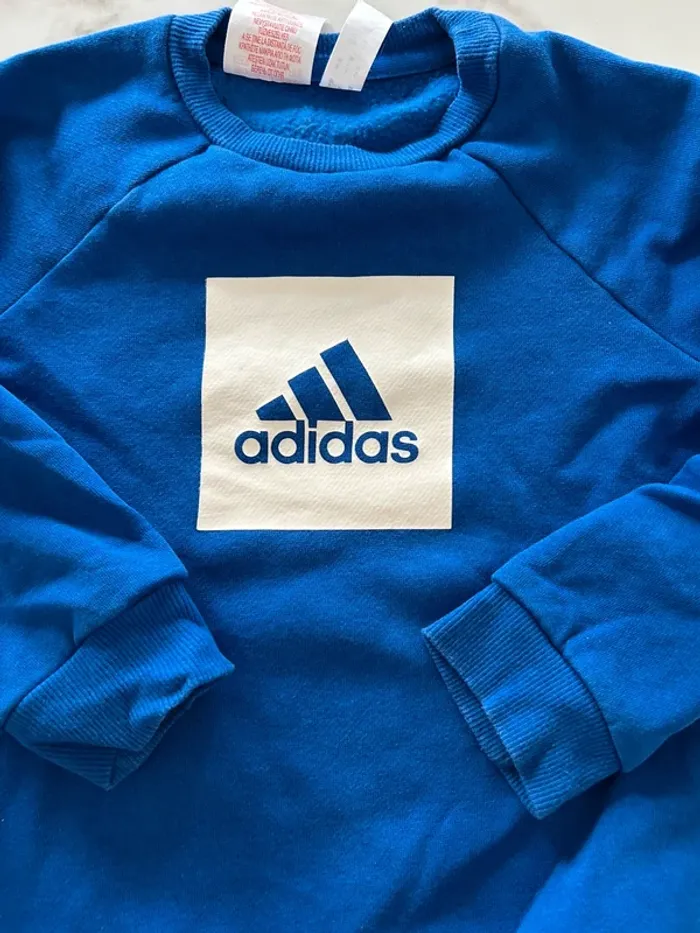 Sweat-shirt adidas taille 2/3 ans - photo numéro 2