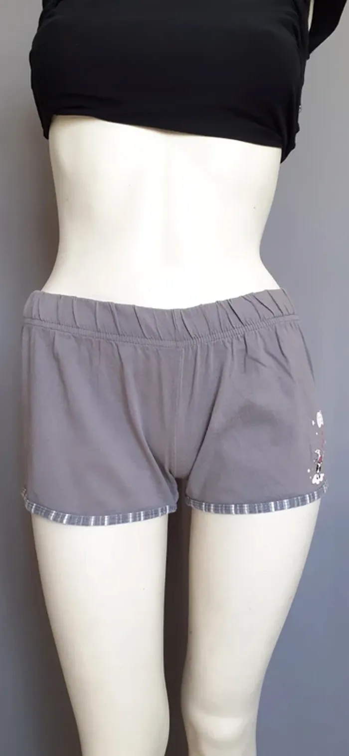 Joli short de nuit gris