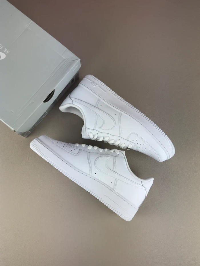 Nike Air Force 1 Low '07 Blanche 41 - photo numéro 3