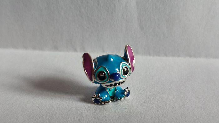 Charm Pandora stitch