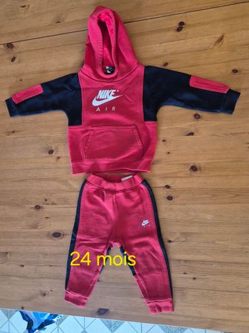 Survêtement bébé nike