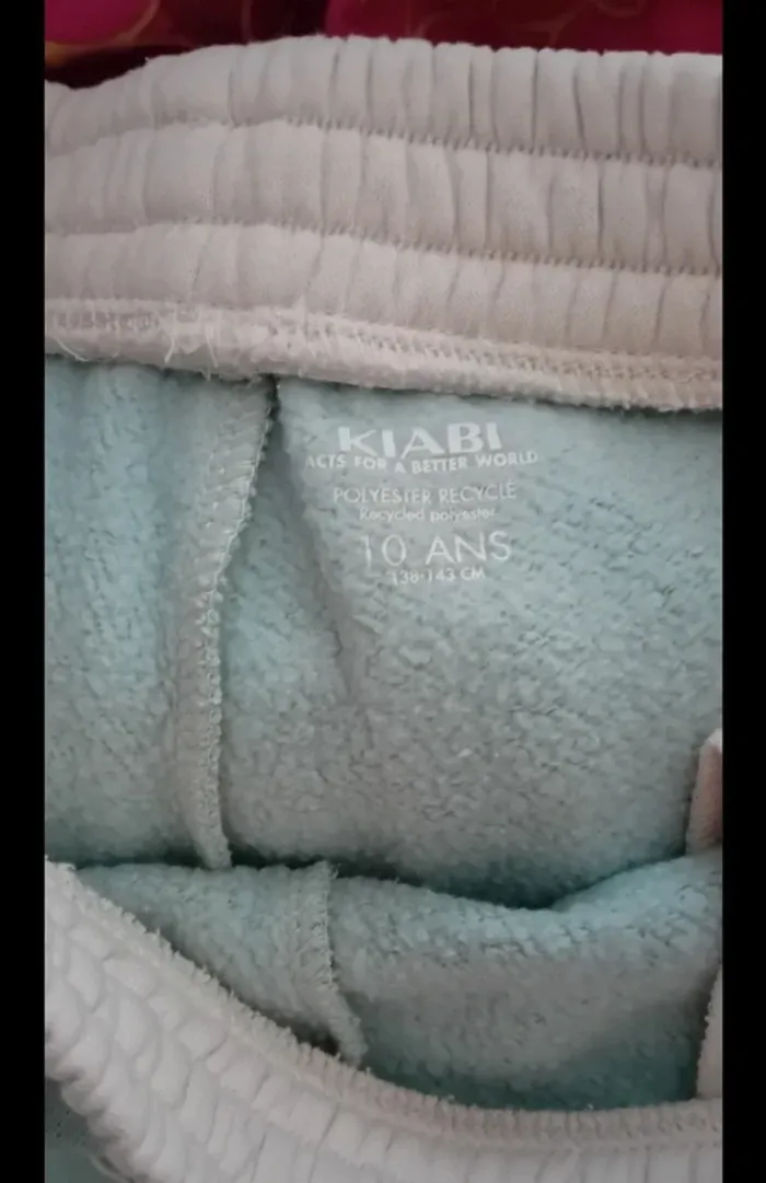 Très joli pantalon de jogging Kiabi 10 ans en très bon état - photo numéro 4
