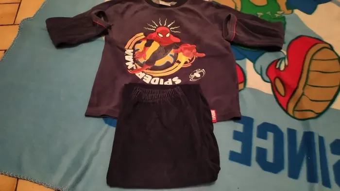 pyjama garçon 8 ans (velours)