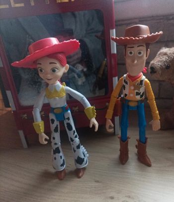 Toy story Woody et Jessie 23 et 24 cm