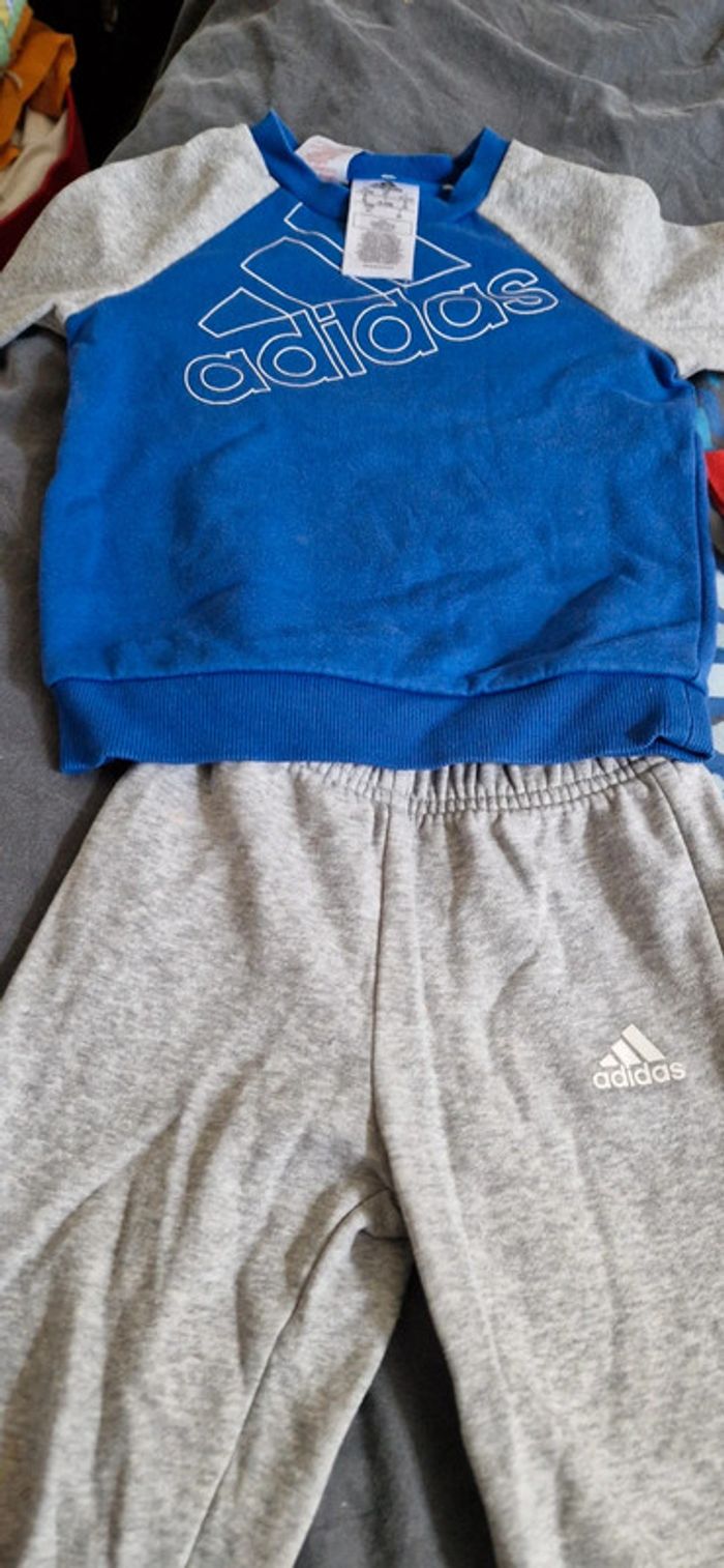 Survêtement adidas