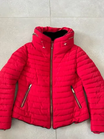Manteau rouge Zara, taille L, très bon état, pour femme