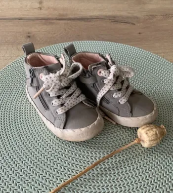 Baskets obaibi grises-   taille 22