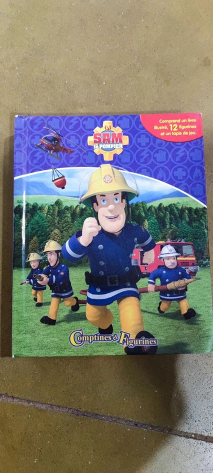 Livre avec figurines sam le pompier
