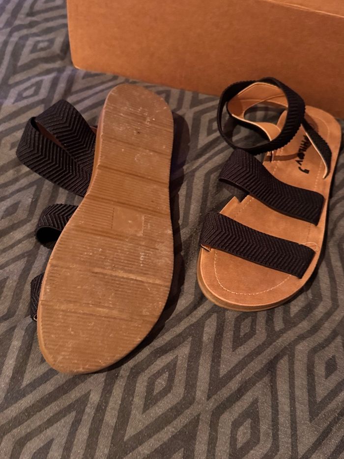 Paire de claquette noir - photo numéro 2