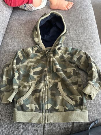 Veste à capuche 24mois