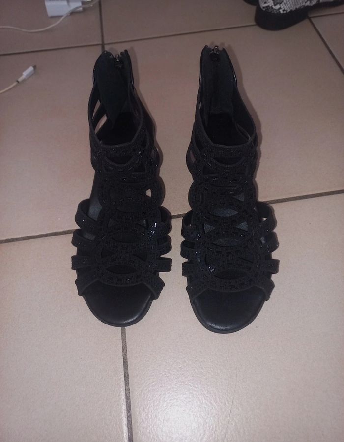 Chaussure été 36 - photo numéro 2