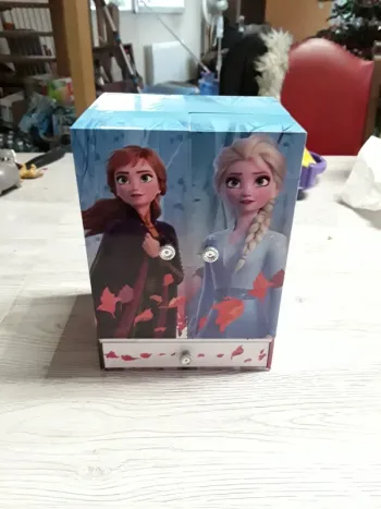Boîte à bijoux la Reine des Neiges Elsa et Anna