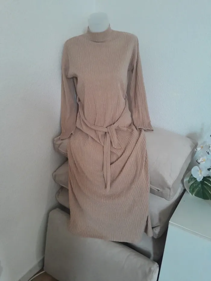 Robe pull longue 💫avec ceinture💫Primark 💫Taille 38-M - photo numéro 2