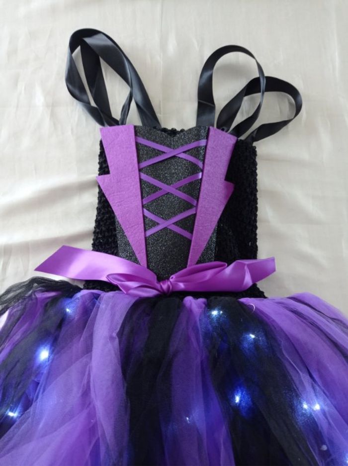 Costume sorcière et accessoires LED 5ans - photo numéro 6