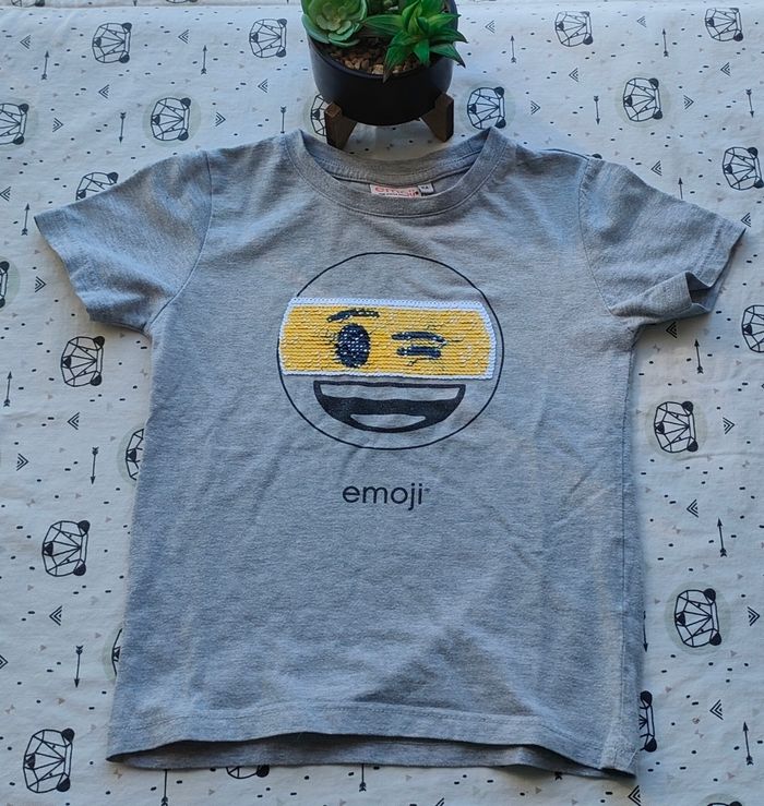 Tee-shirt taille 6 ans