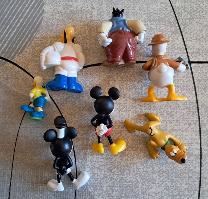 Figurines personnages de dessins animés *Mickey* - photo numéro 9