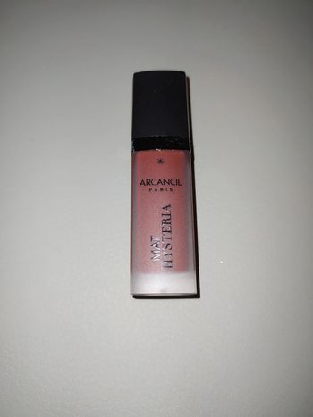 Rouge à lèvres liquide Mat Hysteria Arcancil 386 prune polka neuf