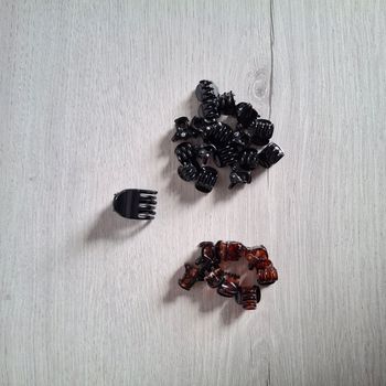 Lot de 26 pinces à cheveux – couleurs et tailles variées – propres et lavés