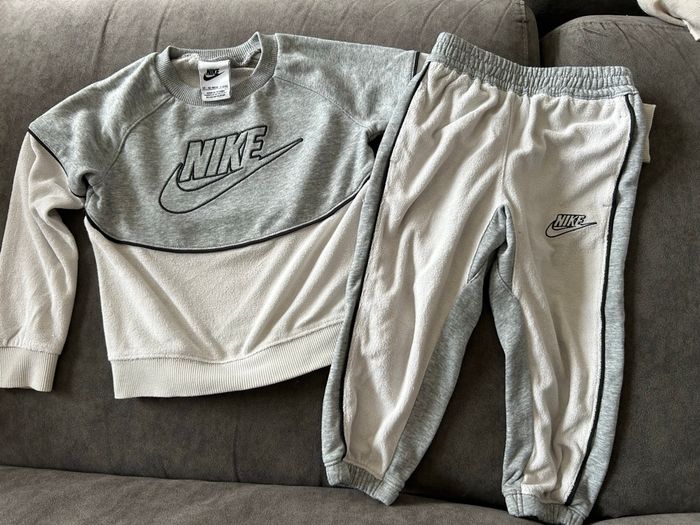 Survêtement Nike 2-3 ans