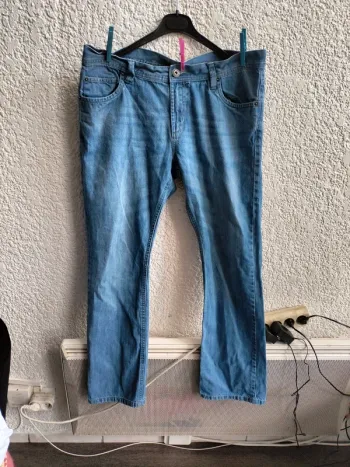 Jean bleu avec bouton t48