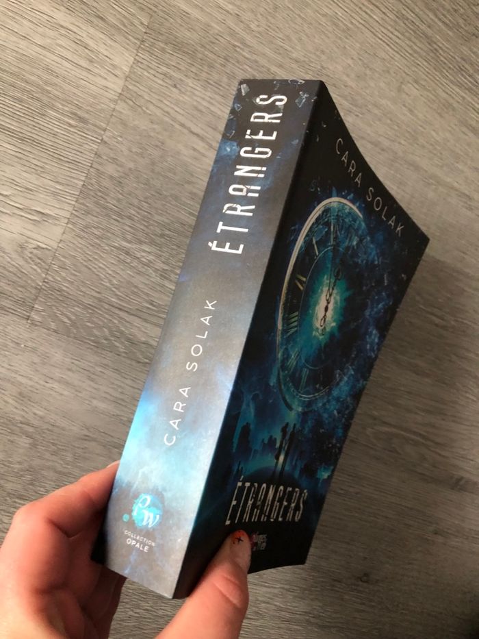 Étrangers - photo numéro 2