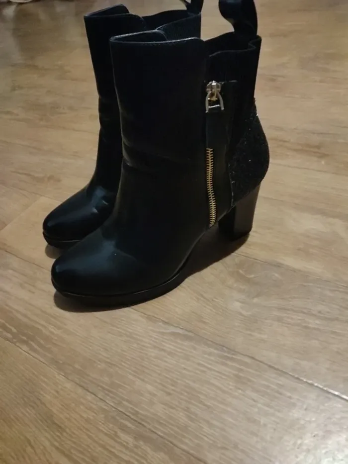 Superbes bottines neuves - photo numéro 2