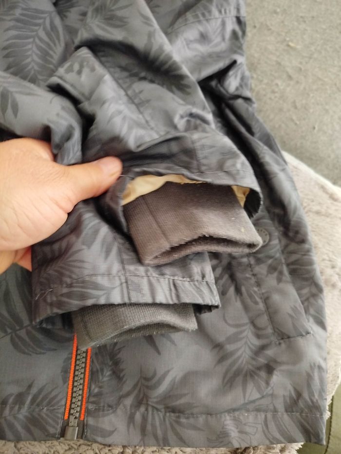 Blouson creeks Coupe vent fille taille  8 ans . Creeks. Très bon état - photo numéro 4