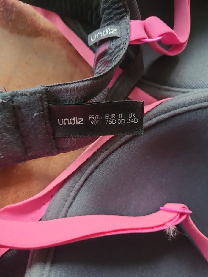 Soutien gorge - photo numéro 3