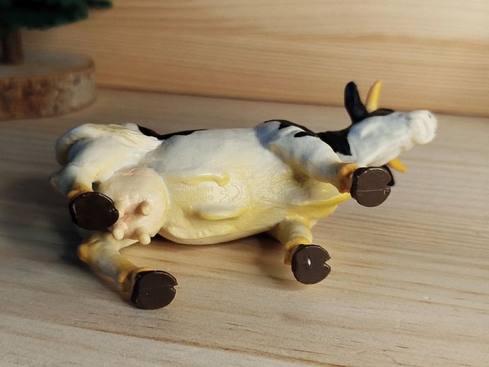 Papo vache noire et blanche Vintage Figurine animal de la ferme - photo numéro 4