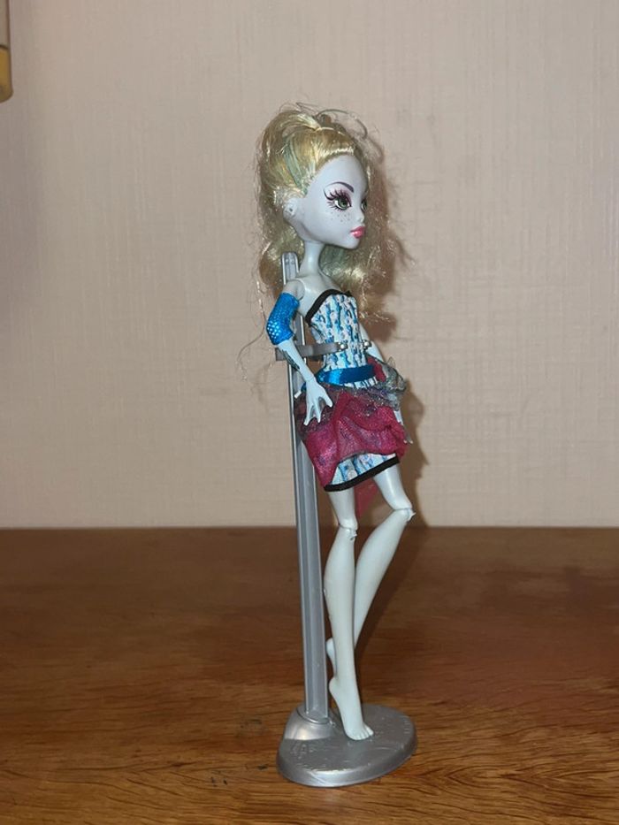 Monster high lagoona blue dot dead gorgeous - photo numéro 3