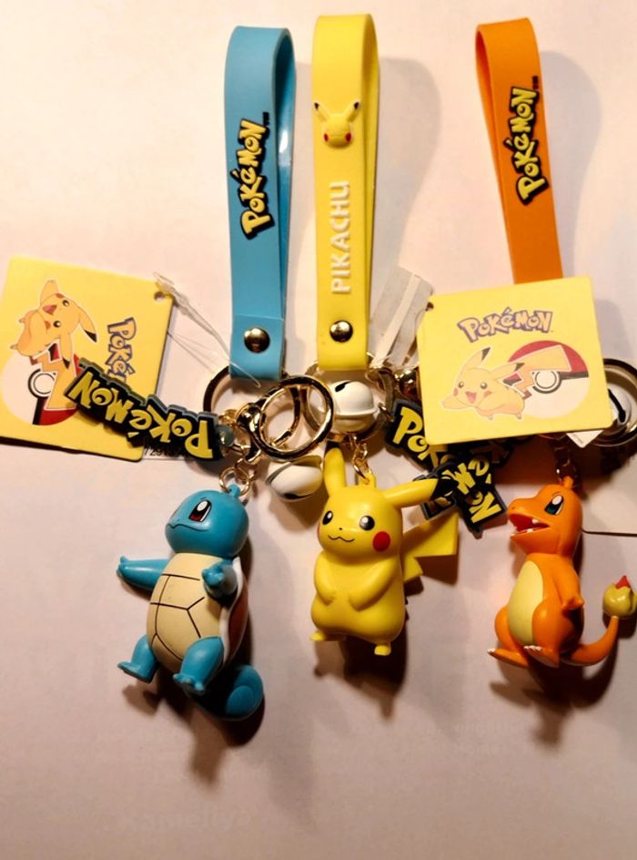 Porte-clés pokemon pikachu, etc
