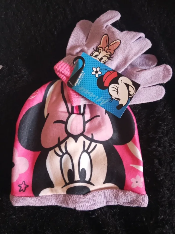 Ensemble bonnet et gants Disney neuf Minnie et Daisy