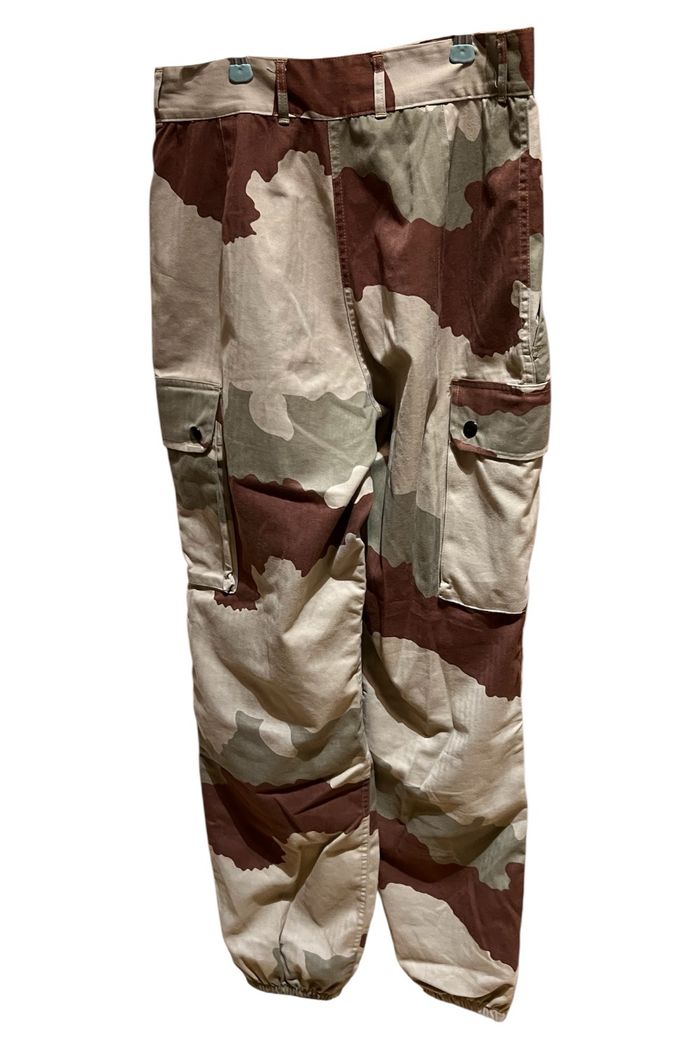Pantalon militaire armée camouflage Taille 38 En parfait état - photo numéro 2