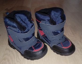 Bottes de neige après-ski bleu marine 
P. 23