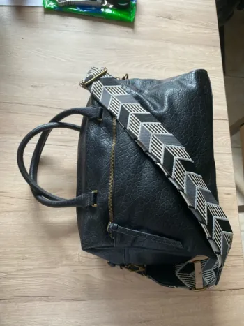 Grand sac à main noir
