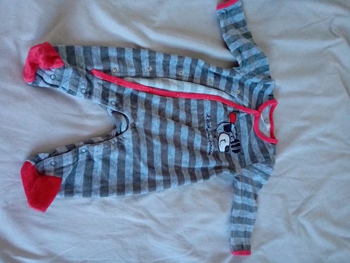 Lot pyjamas 6mois - photo numéro 4
