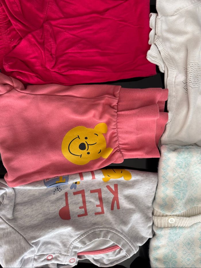 Lot 14 vêtements - bébé fille- 18- 24 mois - toutes marques- bon et très bon état - photo numéro 2