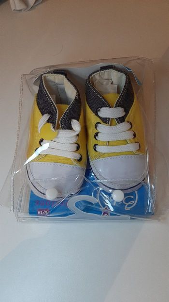 Chaussure chaussons bébé 18-19