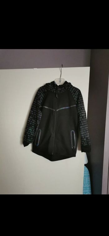 Gilet  zippé, 6 ans.