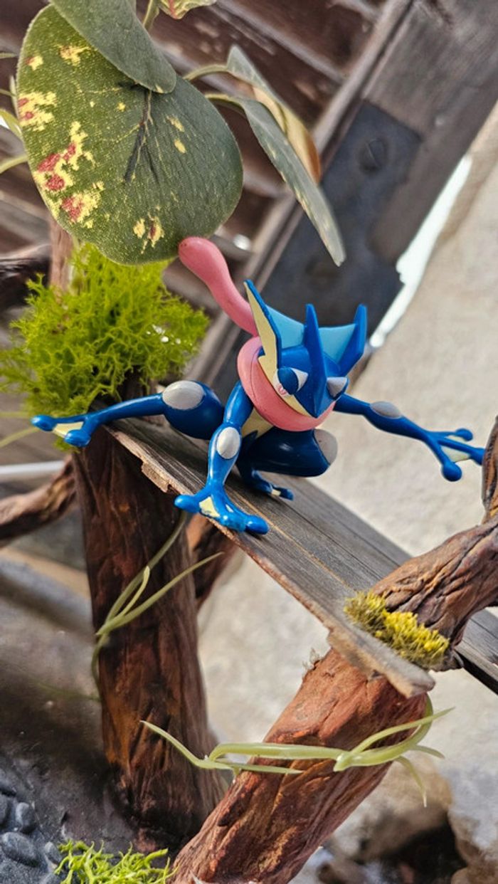 Super figurine Pokemon Nintendo tomy Amphinobi