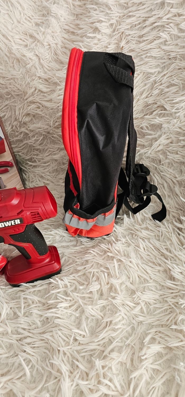 Mon sac a outils 🔧 avec visseuse électronique comme papa ! - photo numéro 6