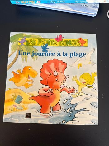 Livre les petits dinos