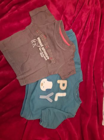 Lot sweat-shirt et tee-shirts