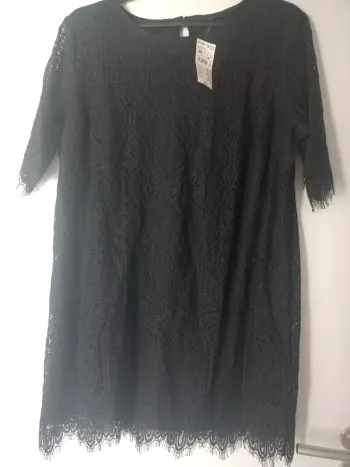 Robe dentelle taille 46 neuve