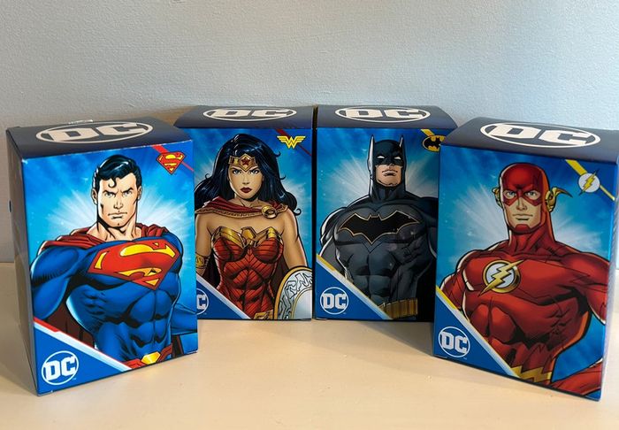 DC Justice League Pack 4 Figurines : Batman, flash, Wonder Woman & superman (neuf ) - photo numéro 8